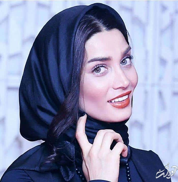 تینا آخوندتبار